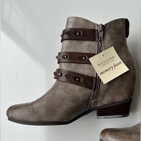 NWT Sonoma Tan Brown Buckle Open Side Memory Foam Ankle Booties Women’s 8.5 FLAW - Picture 5 of 9